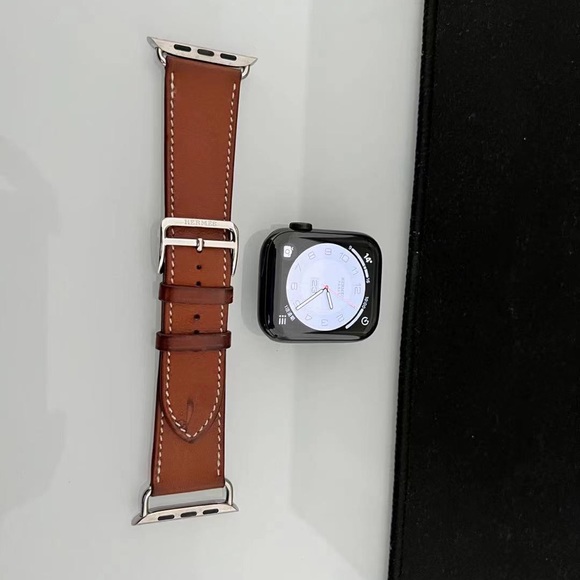 Apple Watch Series 6 Hermes Version - Picture 2 of 4
